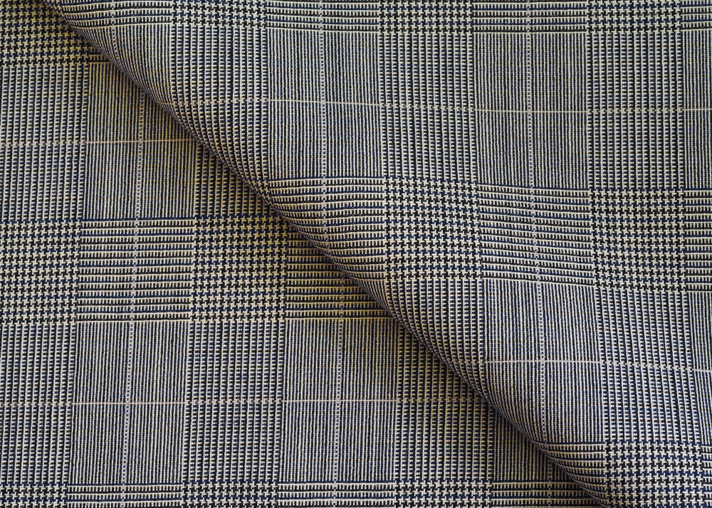Fine plain weave
